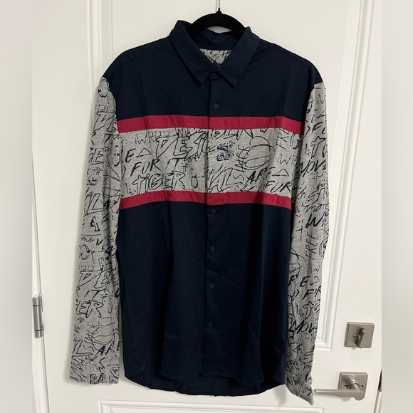 NWT - Desigual Men’s Graphic T Shirt Patchwork Long Sleeve Shirt - Size L - Picture 1 of 11